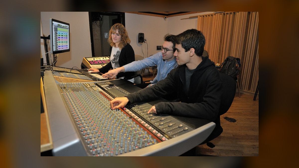 Top 10 Music Production Schools in the US in 2027 — figure 4