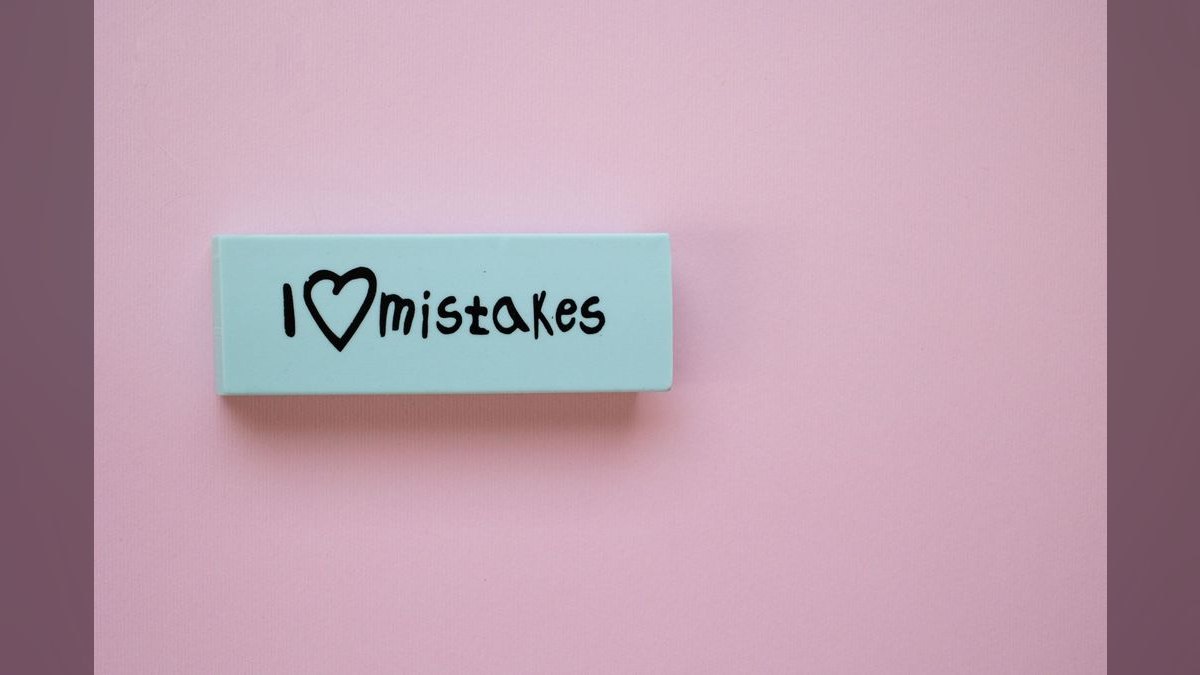 What are the most common mistakes in Schools in 2027 — figure 4