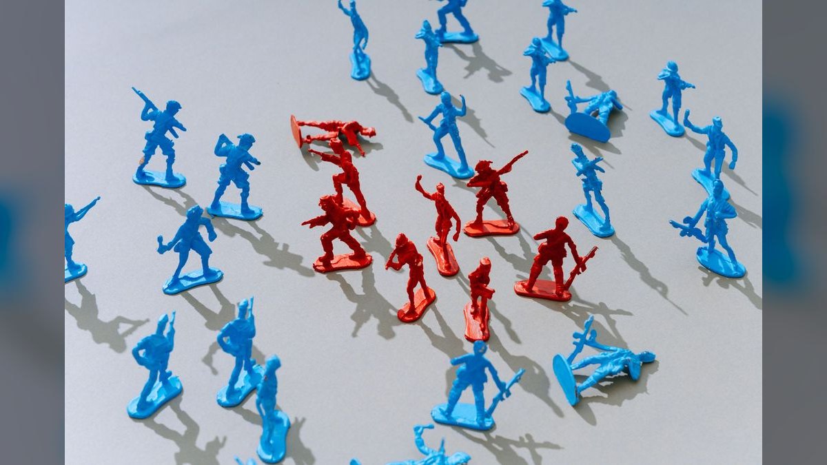 How do you create effective battle cards for competitive selling — figure 2