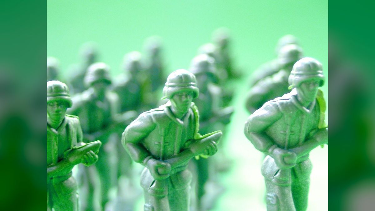 How do you create effective battle cards for competitive selling — figure 3