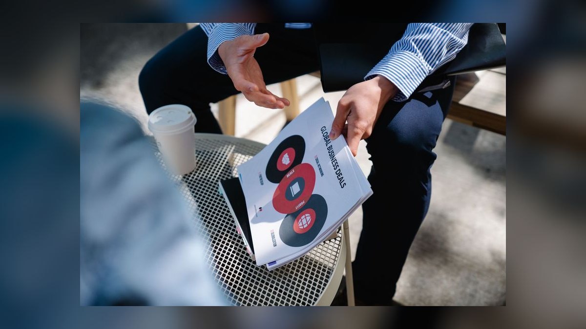 How do you build a sales enablement playbook for competitive deal reviews in 2027 — figure 4