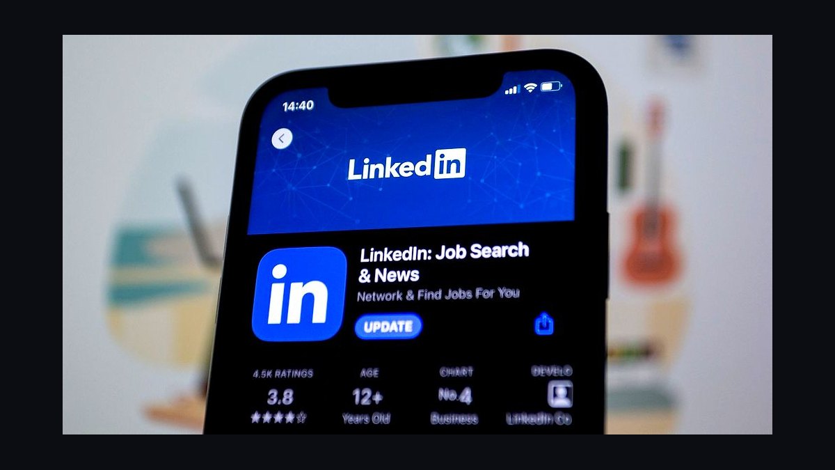 Which of the four LinkedIn SSI pillars raises your score the fastest in 2027?