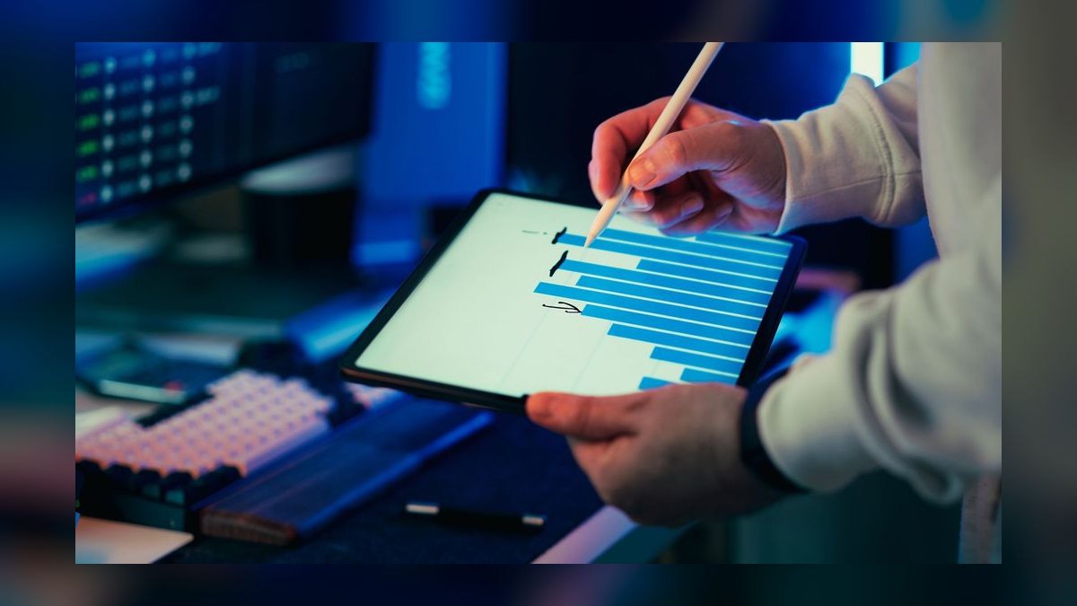 How do you decide whether to build or buy a sales enablement platform in 2027 — figure 6