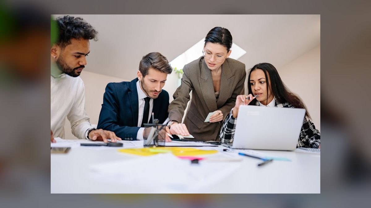 How do you decide whether to build or buy a sales enablement platform in 2027 — figure 7