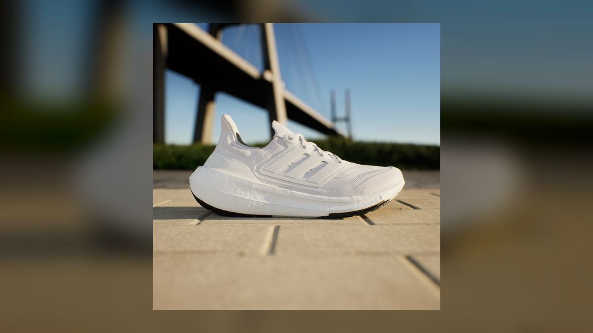 Top 10 reflective night-running sneakers ever — figure 7