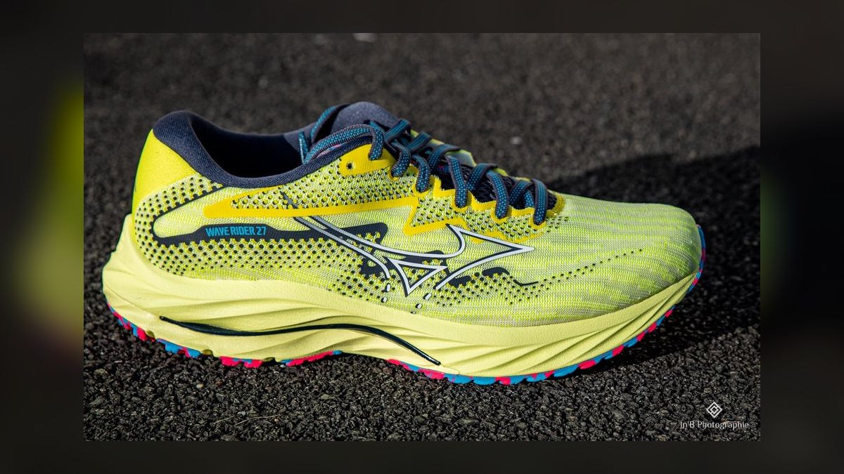 Top 10 reflective night-running sneakers ever — figure 8
