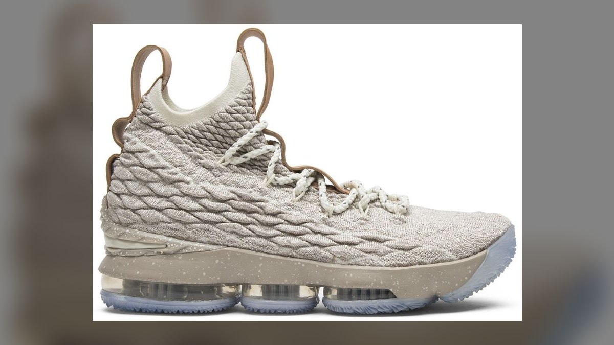 Top 10 holiday-themed sneaker releases of all time — figure 7