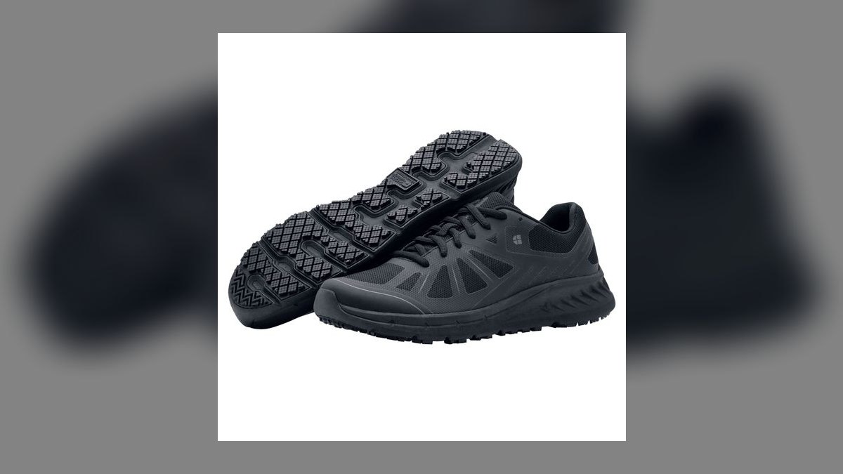 Top 10 slip-resistant restaurant and work sneakers ever — figure 1