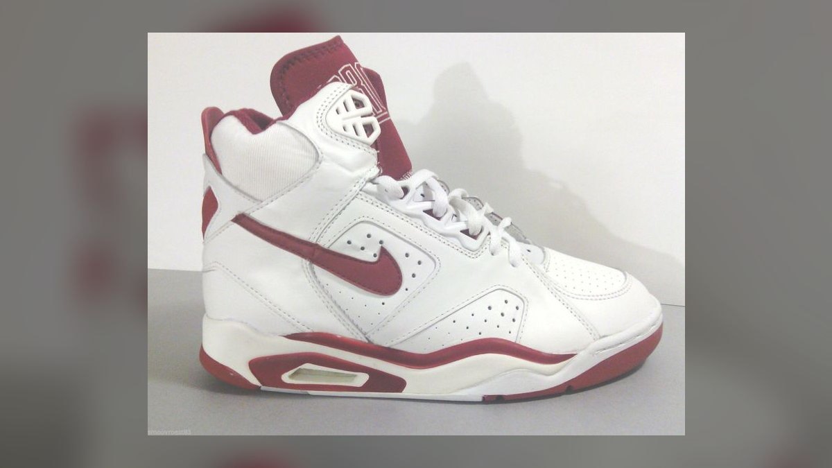 Top 10 monochromatic tone sneaker packs ranked — figure 9