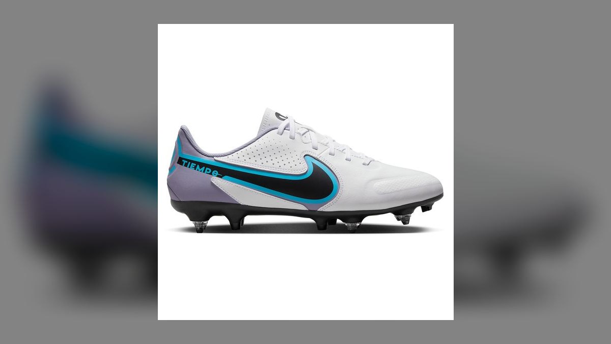 Top 10 low-profile indoor soccer shoes worn as everyday street staples of all time — figure 5