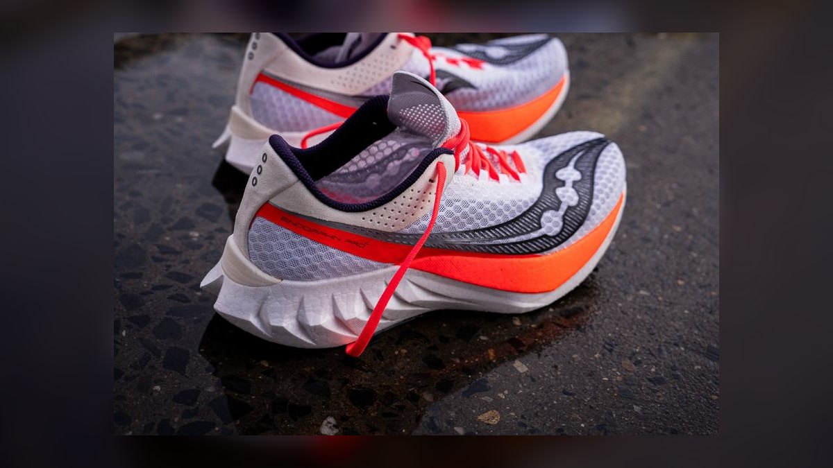 Top 10 legendary running shoes featuring carbon fiber plates of all time — figure 4
