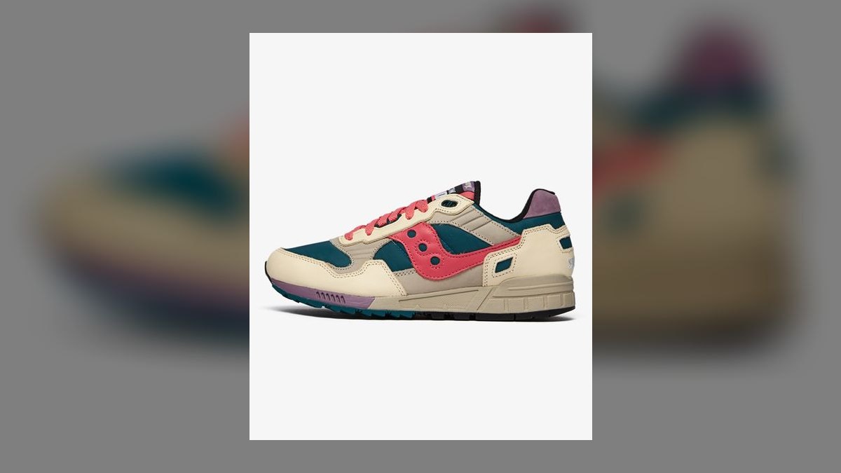 Top 10 bold neon-accented retro runners from the early 2010s ever — figure 5