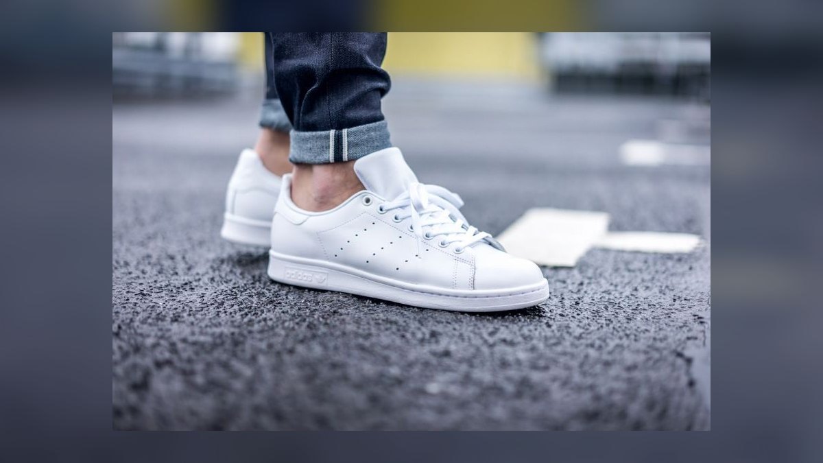 Top 10 monochromatic cream and bone sneakers of all time — figure 3