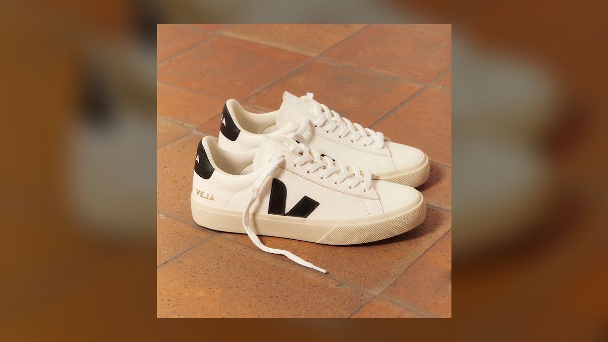 Top 10 monochromatic cream and bone sneakers of all time — figure 6