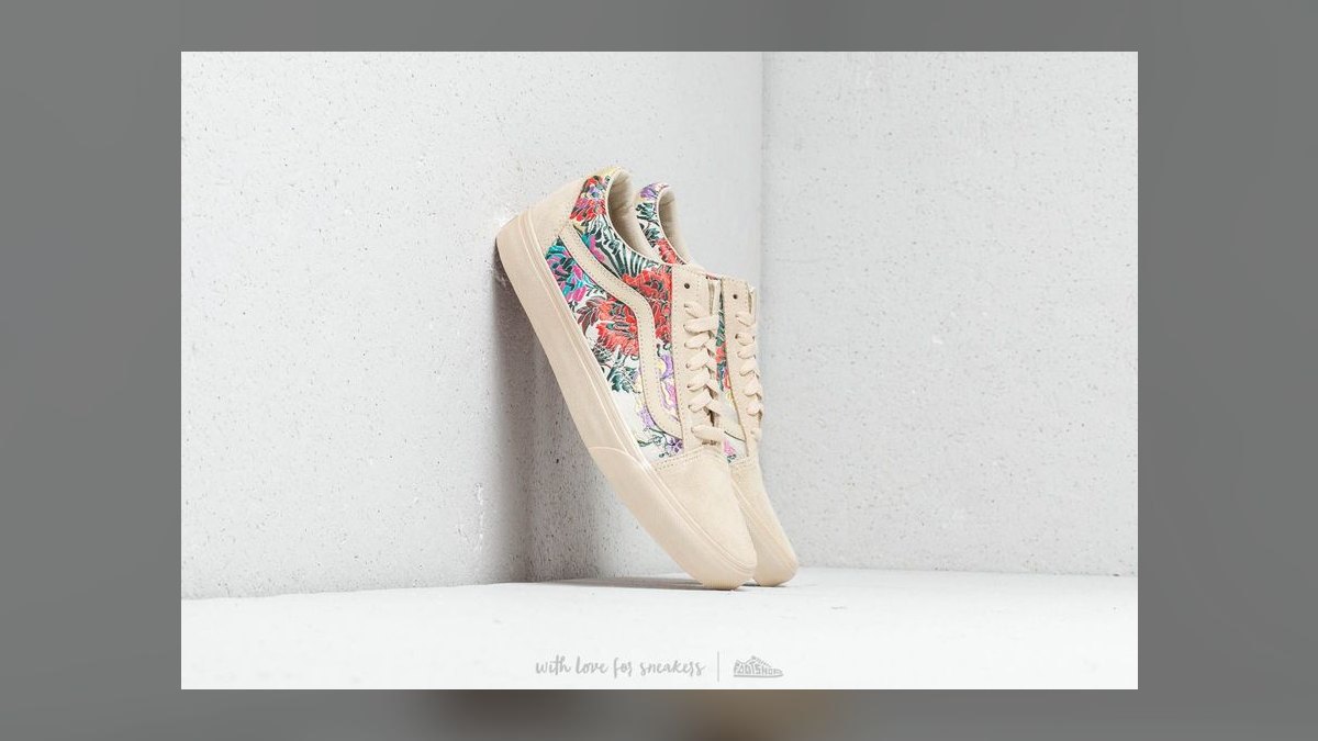 Top 10 sleek low-profile satin and silk sneakers of all time — figure 4