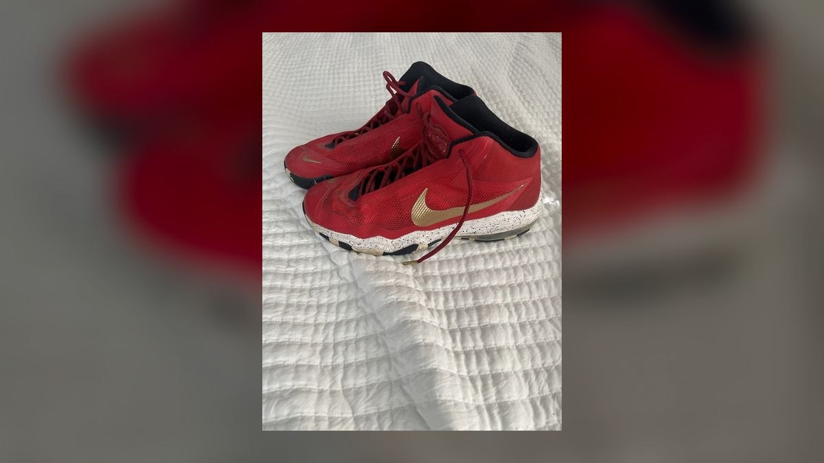Top 10 college basketball player-exclusive team sneakers ranked — figure 8
