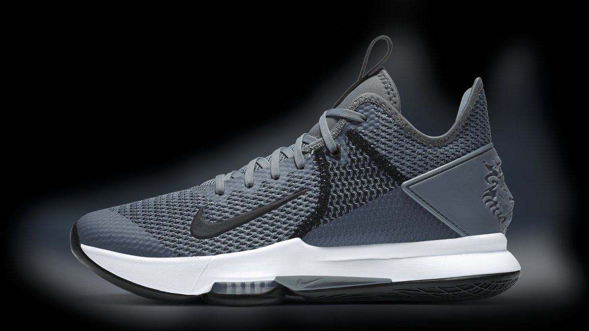 Top 10 low-top basketball shoes preferred by elite guards ever — figure 10