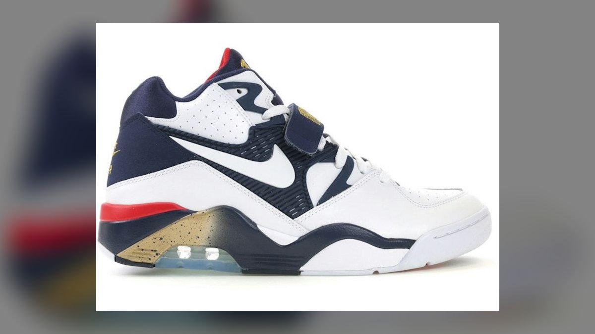 Top 10 metallic gold and silver championship sneakers of all time — figure 10