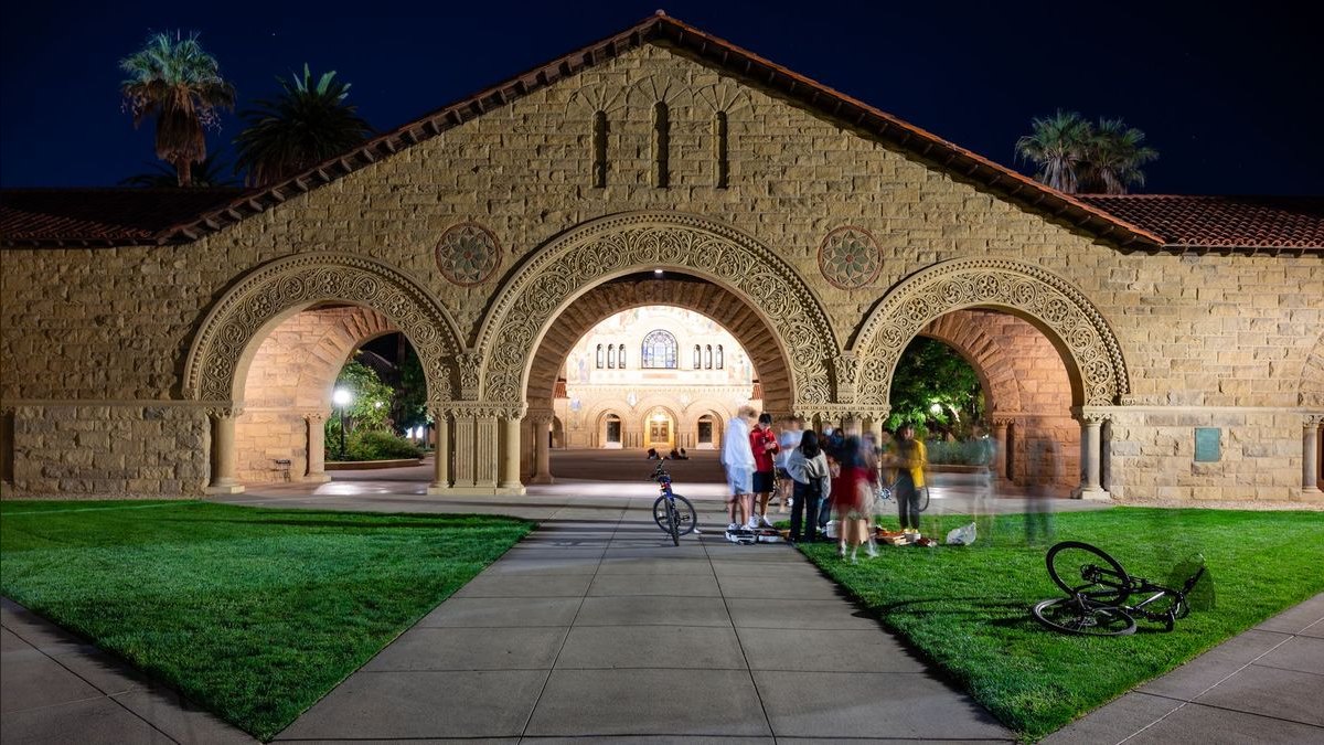 Steve Jobs’s Stanford Commencement (2005) — Key Passages and Lessons — figure 1