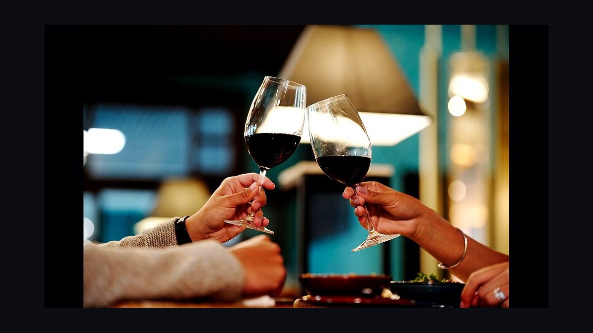 A Heartfelt Work Dinner Toast to Celebrate Your Team