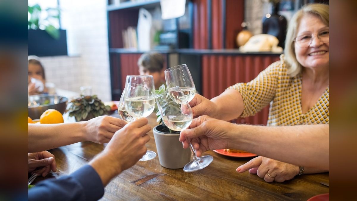 A Welcome Toast at a Family Reunion — figure 3