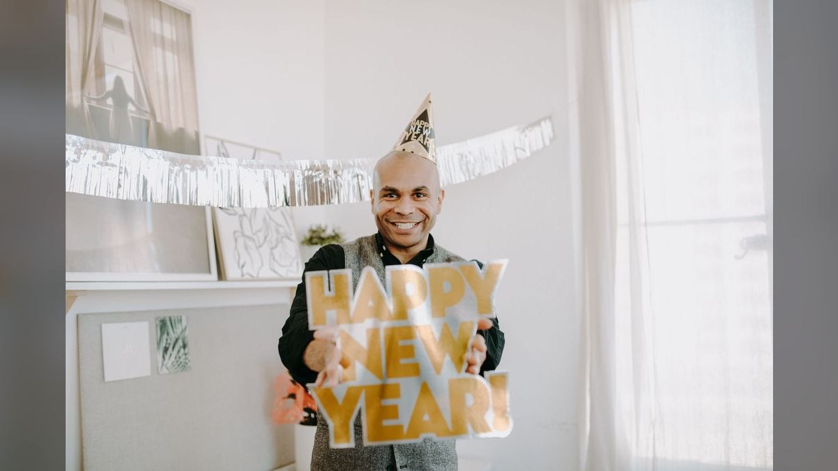 An Employee of the Year Acceptance Speech — figure 4