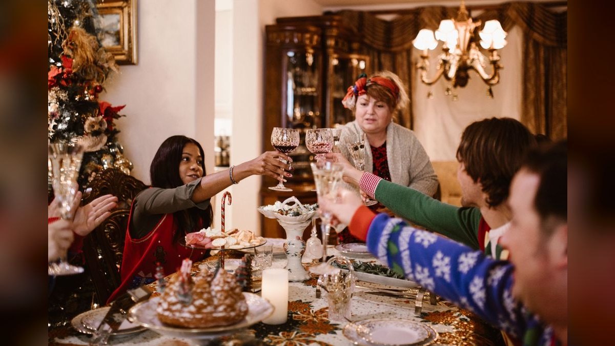 A Toast to Kick Off a Holiday Family Dinner