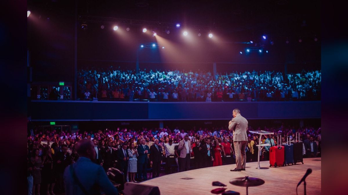 A Speech to Introduce a Keynote Speaker — figure 6