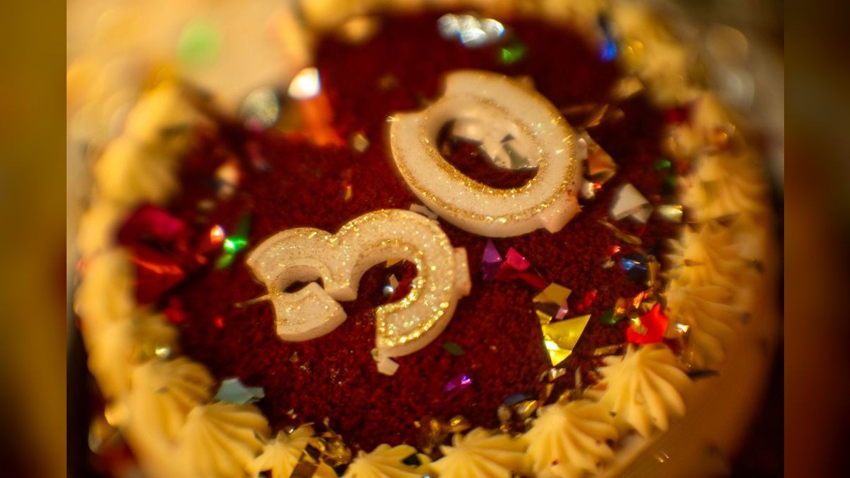 A Toast for a 30th Birthday — figure 5