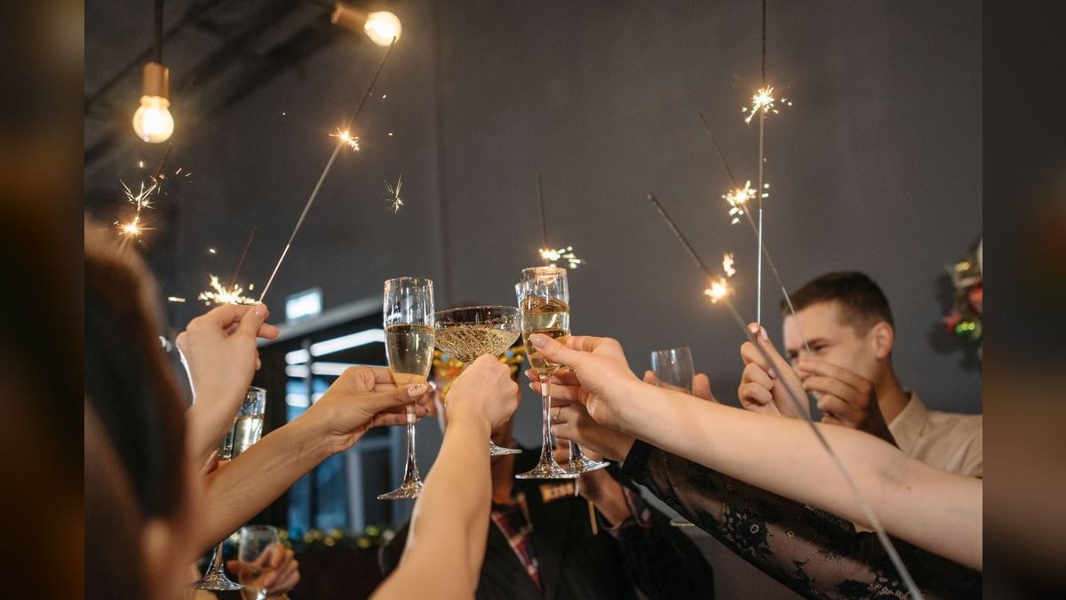 A Toast for a Sweet Sixteen — figure 4
