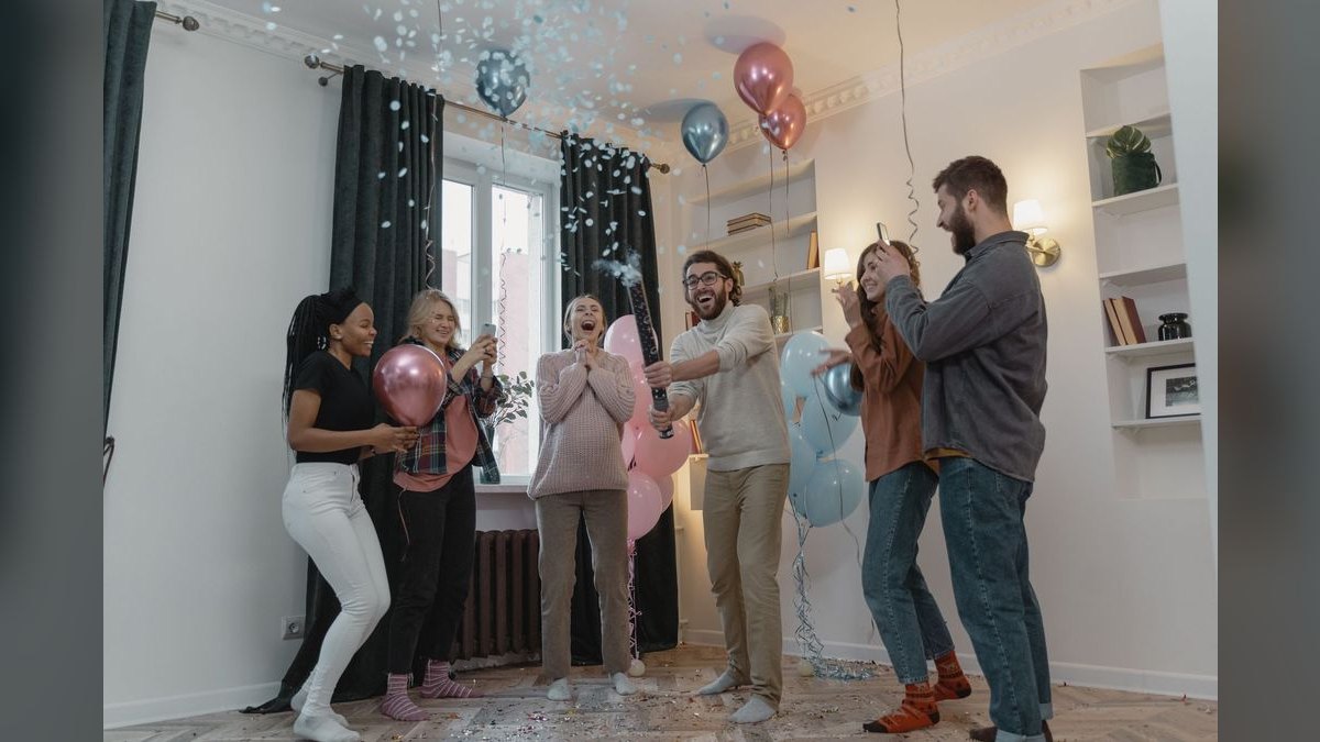 A Toast for a Gender Reveal — figure 2