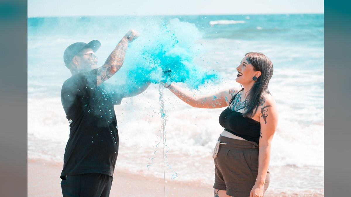 A Toast for a Gender Reveal — figure 5