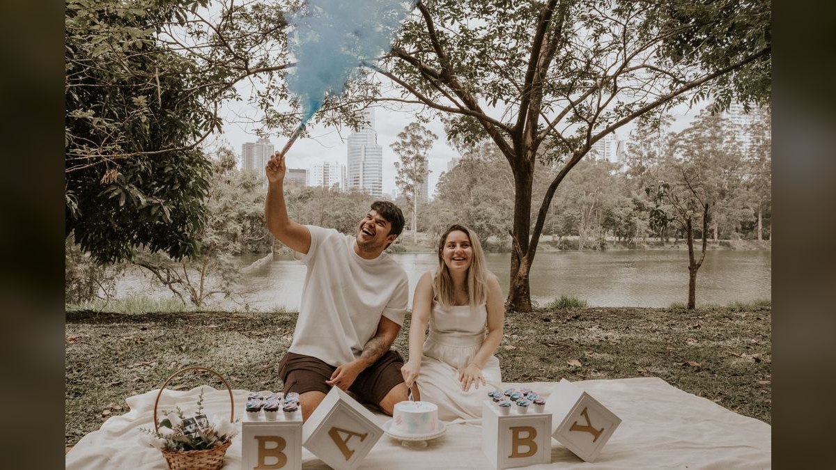 A Toast for a Gender Reveal — figure 6