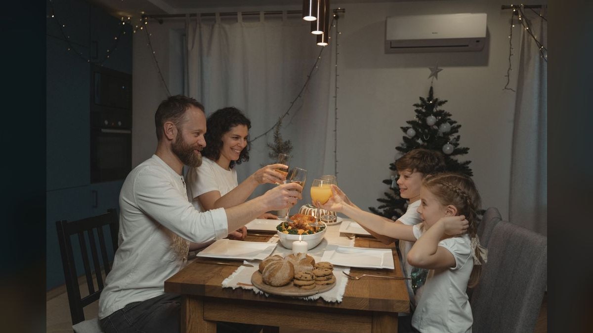 A Toast for a Family Reunion — figure 3