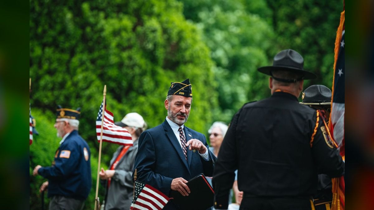 A Eulogy for a Veteran — figure 5