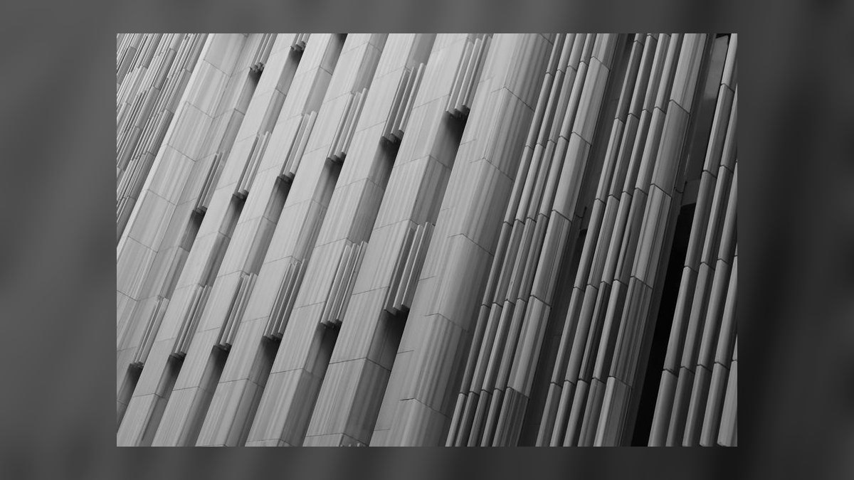 How to Fix a Eulogy When You Forget What You Wanted to Say in 2027 — figure 5