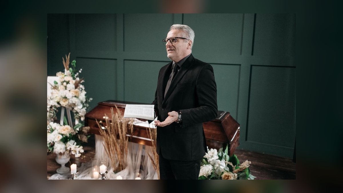 A Eulogy vs. a Memorial Speech: How to Choose the Right Tribute in 2027 — figure 8