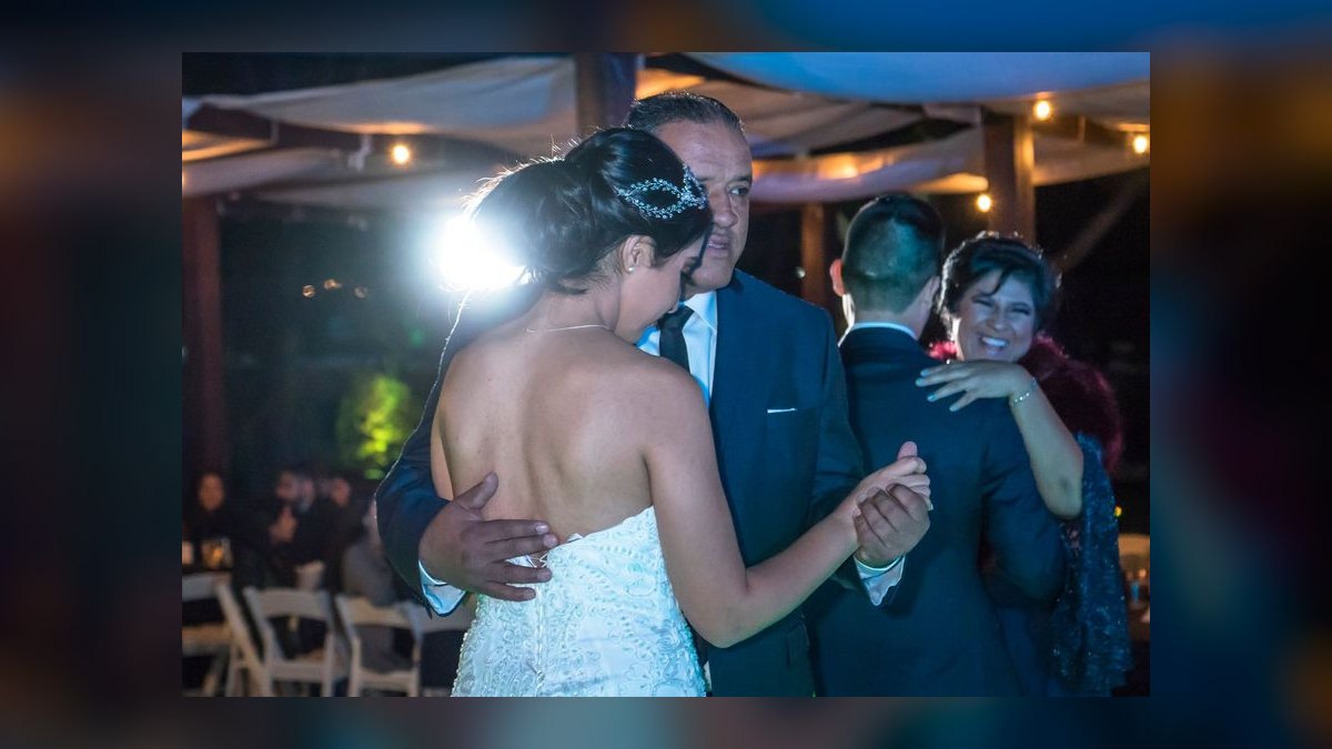 A Wedding Toast vs. a Wedding Speech — Which Do You Need in 2027