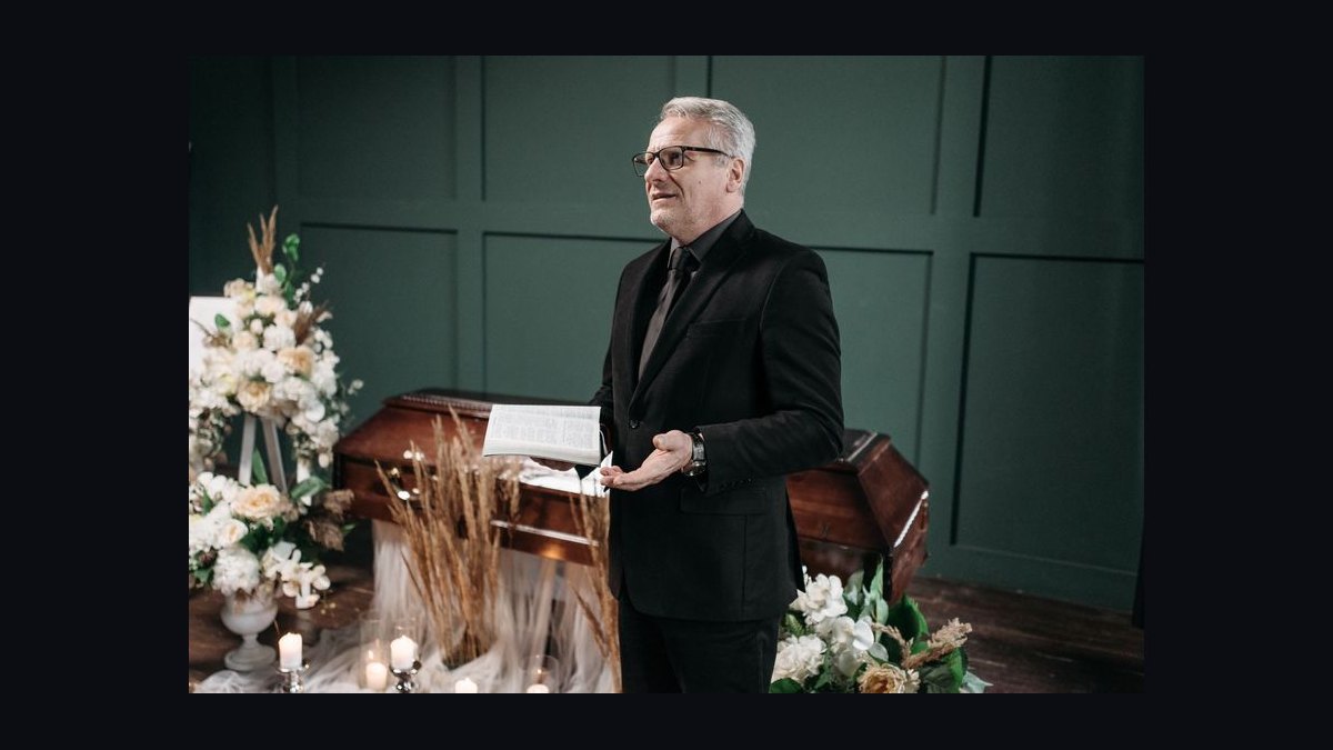 A Eulogy vs. a Celebration of Life Speech: Which Fits the Occasion Better in 2027 — figure 3