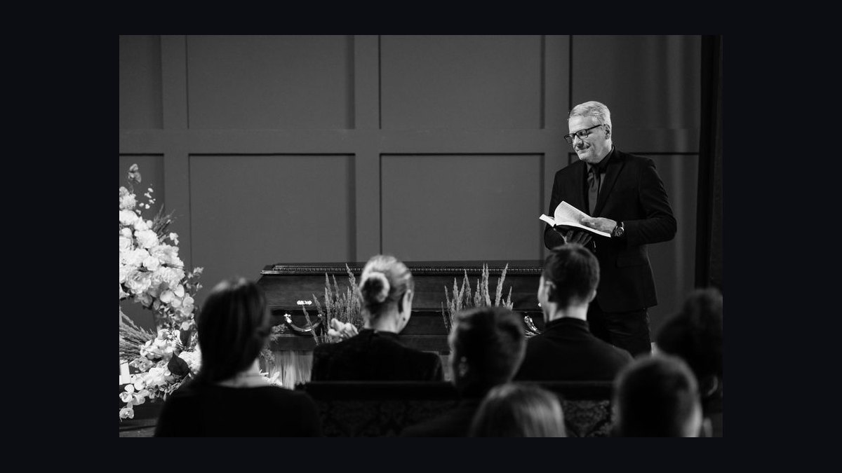 Give a Eulogy From Memory or Read It Off the Page: Which Funeral Directors Recommend in 2027 — figure 1