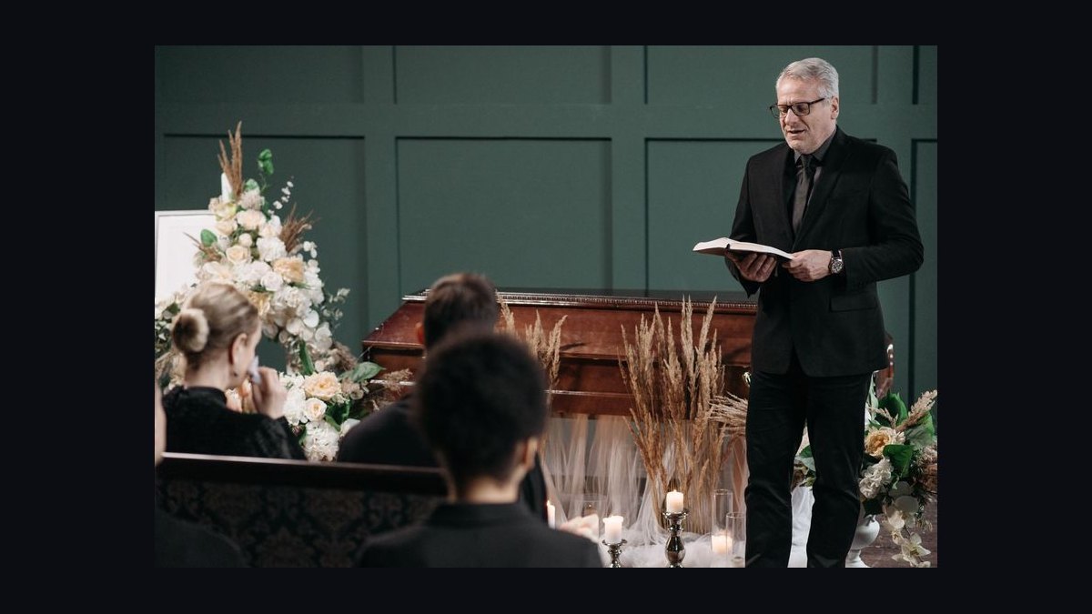 Give a Eulogy From Memory or Read It Off the Page: Which Funeral Directors Recommend in 2027 — figure 2