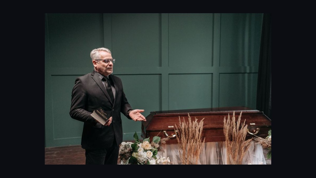 Give a Eulogy From Memory or Read It Off the Page: Which Funeral Directors Recommend in 2027 — figure 5