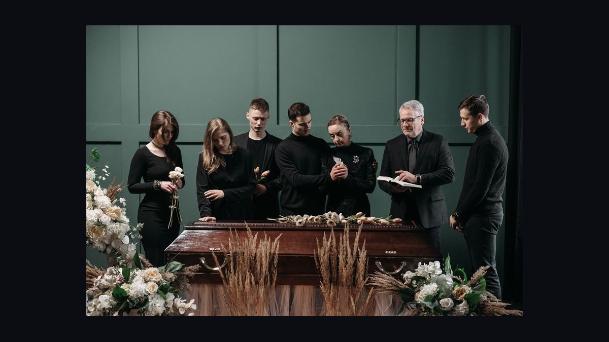 Give a Eulogy From Memory or Read It Off the Page: Which Funeral Directors Recommend in 2027 — figure 8