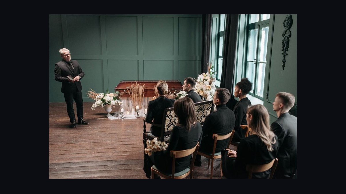 Give a Eulogy From Memory or Read It Off the Page: Which Funeral Directors Recommend in 2027 — figure 9