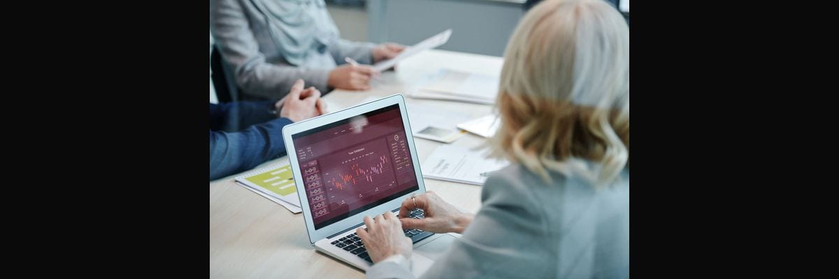 60-Min Sales Training: Forecasting Accuracy for AEs
