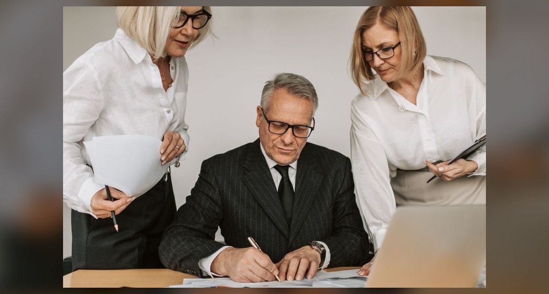 Top 10 MEDDPICC training exercises for sales managers in 2027