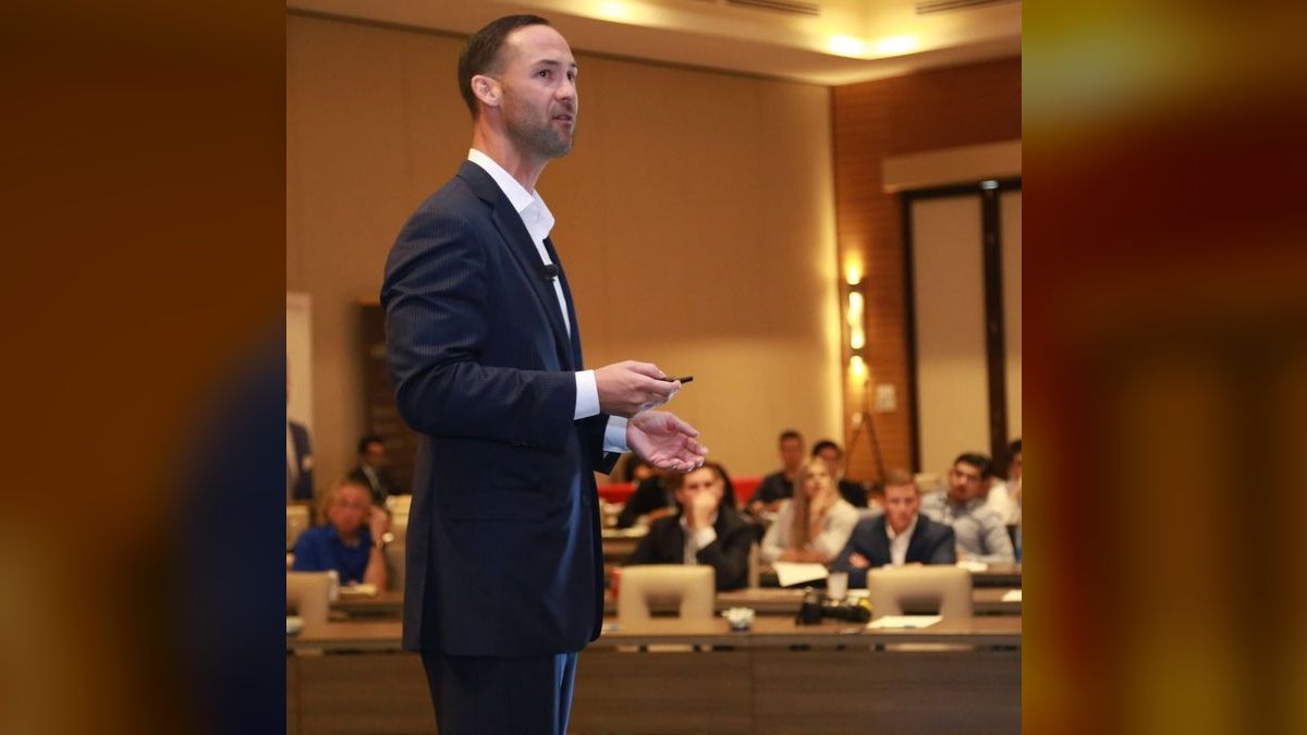 Top 10 pipeline review role-play scenarios for sales teams in 2027