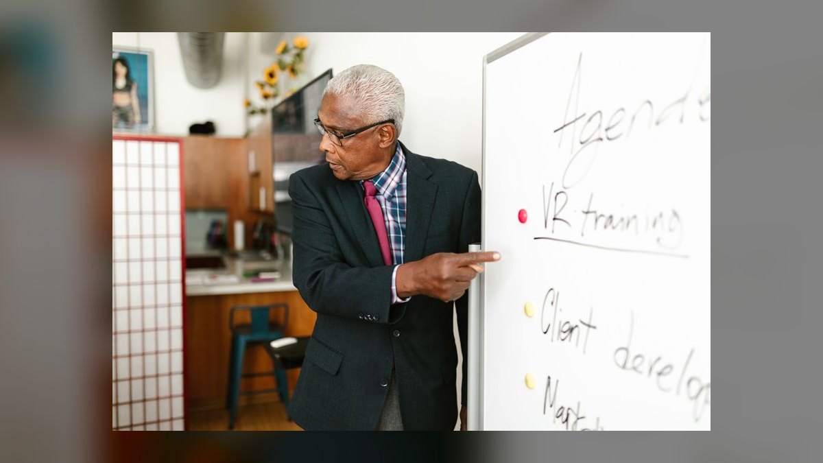 Top 10 sales enablement workshop agendas for 2027 — figure 9