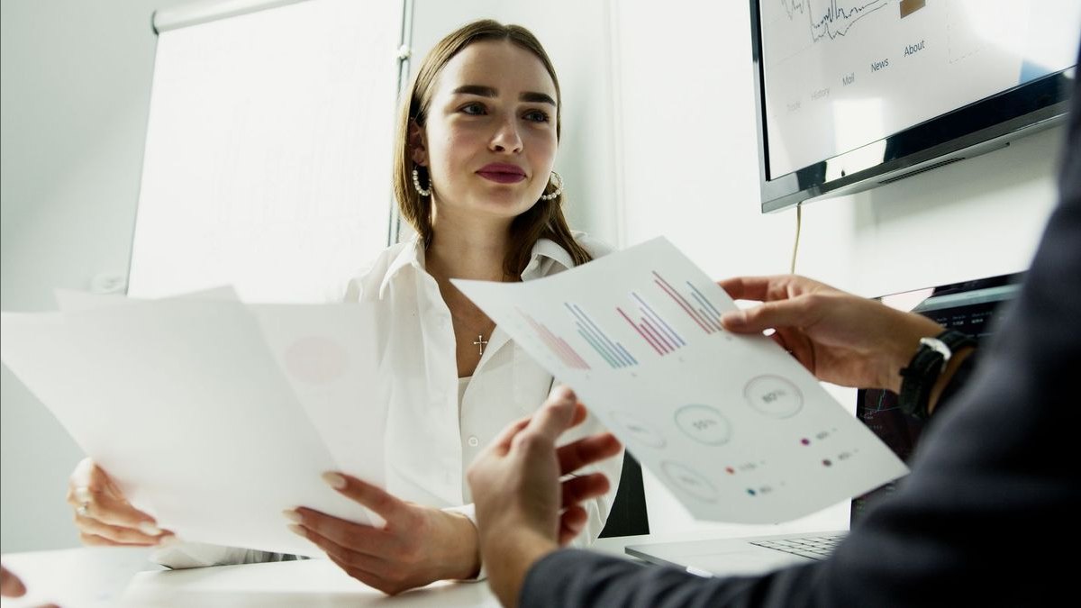 Top 10 sales enablement drills for PLG handoff reps — figure 3