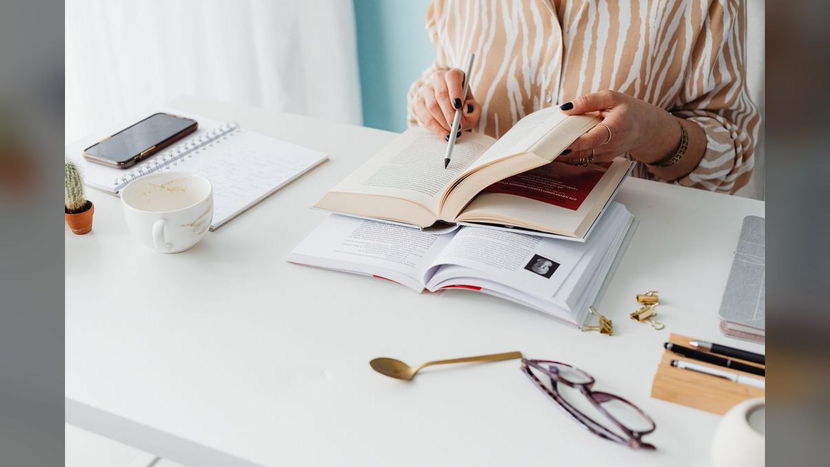 Prospecting on LinkedIn: Interactive Template for a 20-Minute Sales Session